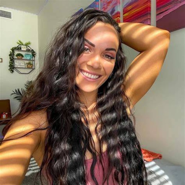 How Old Is Aestheticallyhannah? Learn Everything About The Influencer Hannah Owo